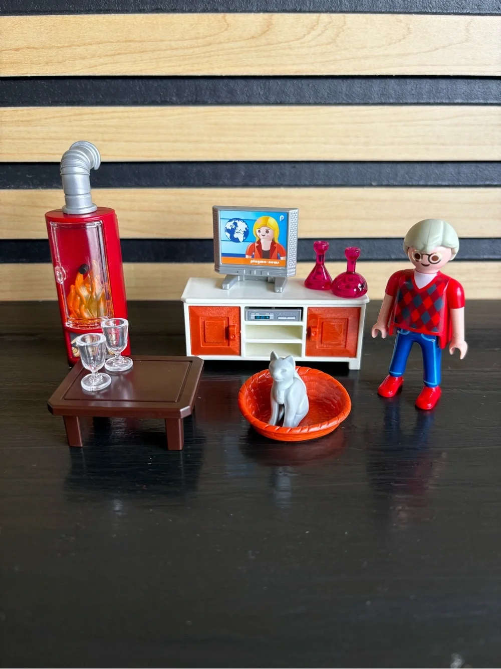 Playmobil 5332 Comfortable Living Room Set INCOMPLETE TV Stand Cat Bed Table